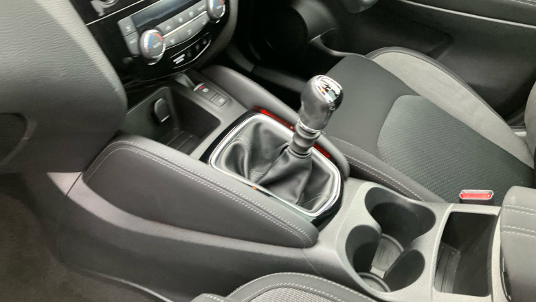 Nissan Qashqai 1.5 dCi N-Connecta 5dr Diesel Hatchback